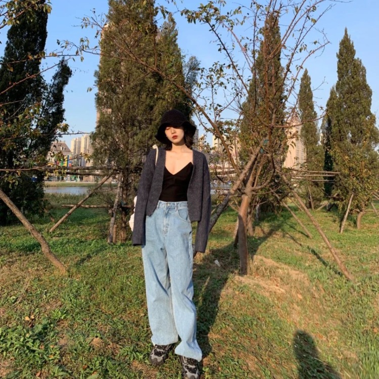 老国-重庆市·重庆市·江北区--我是一名化妆师 偶尔当素人模特 .擅长穿搭 拍照 自己买过服装. 接单服务范围:买家秀 网拍寄拍 模特 可以hold住各种风格 最好可以长期合作