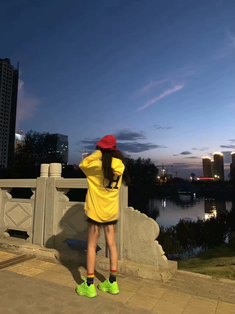 妤妤-河南省·驻马店市·驿城区-抖音-买家秀 网拍等 爱拍照 会化妆
可接 服饰 饰品 美妆
适合各种风格 可以根据需要进行调整
