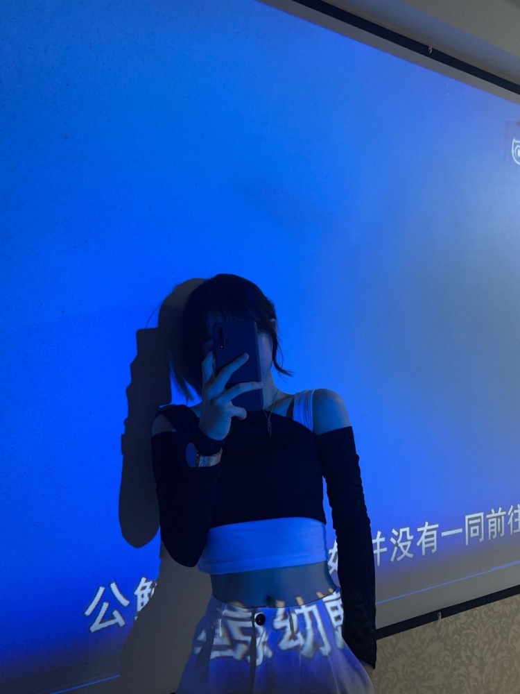 温柔了岁月.-山西省·太原市·万柏林区-快手抖音-身高165 体重92g 喜欢拍照穿搭有自己的风格