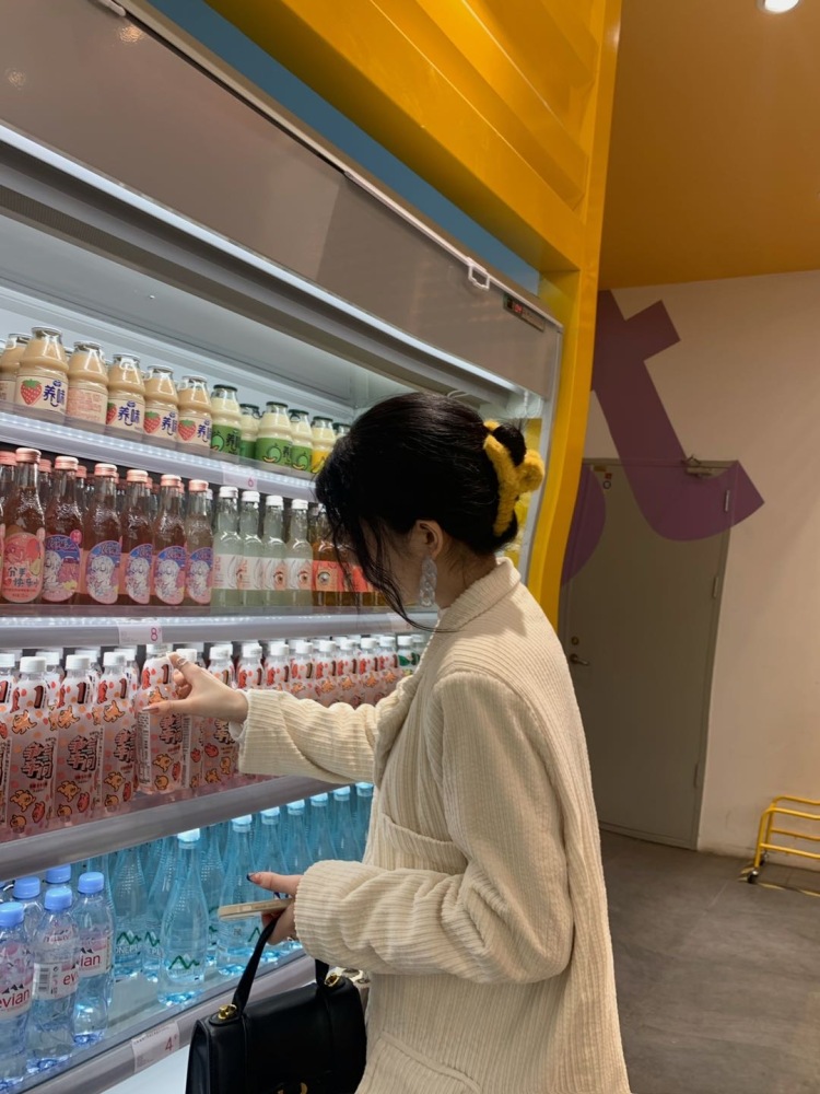 温柔了岁月.-山西省·太原市·万柏林区-快手抖音-身高165 体重92g 喜欢拍照穿搭有自己的风格