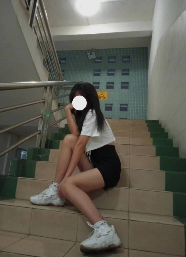 雾-广东省·佛山市·顺德区--接寄拍,买家秀。喜欢拍照,风格不定,会p图,身高154 体重84