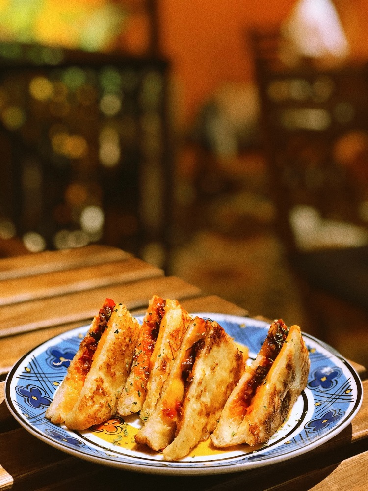 马叶--重庆市·重庆市·九龙坡区-微博-不正经美食博主  业余摄影爱好者
自己有微单  会p图
下面照片是自己平时拍的