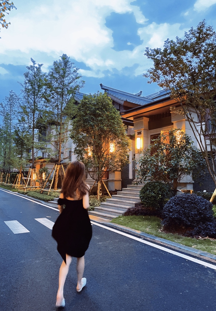 于淼麟-辽宁省·沈阳市·浑南区--买家秀 平面 寄拍 探店打卡等皆可接。会修片会化妆 非诚勿扰。