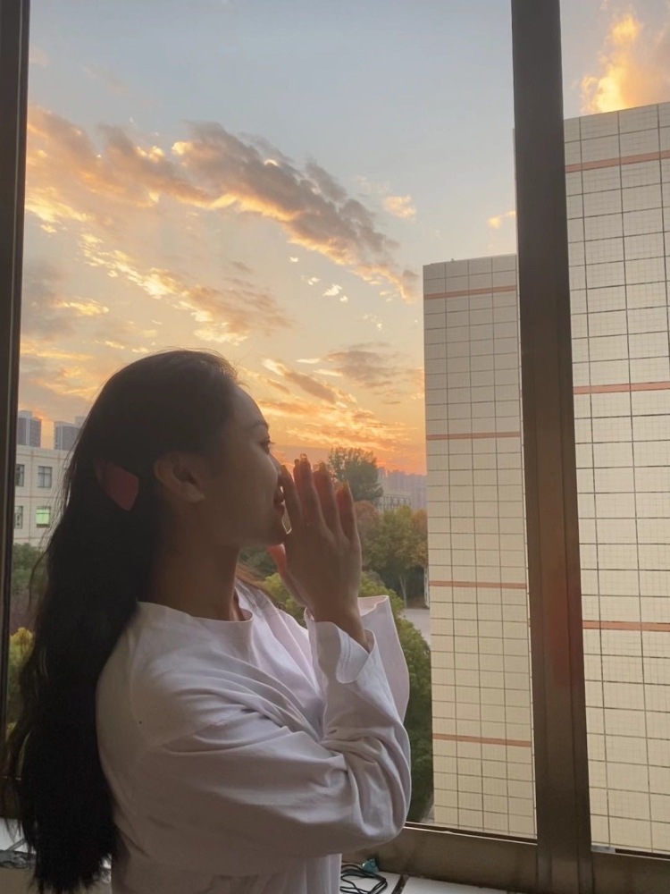 玖七-河南省·郑州市·中原区-***,微博,抖音-身高160,体重88,爱好拍照,修图
约商家寄拍,兼职模特
风格偏复古,气质,法式
本人会修图,懂摄影会剪辑,化妆也会