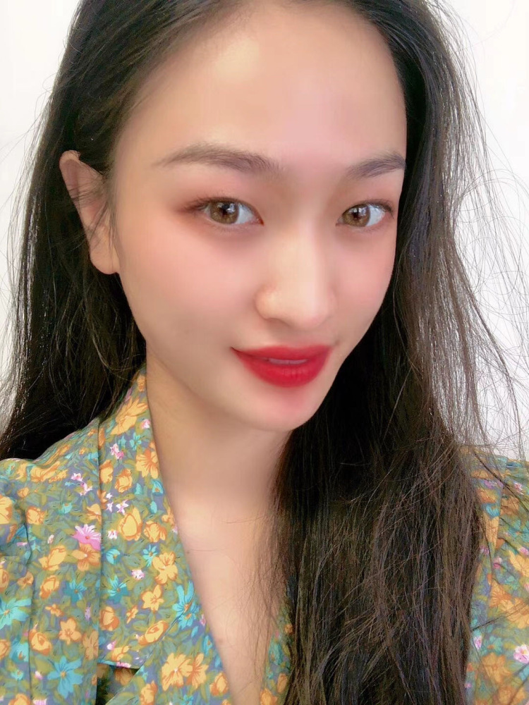 玖七-河南省·郑州市·中原区-***,微博,抖音-身高160,体重88,爱好拍照,修图
约商家寄拍,兼职模特
风格偏复古,气质,法式
本人会修图,懂摄影会剪辑,化妆也会