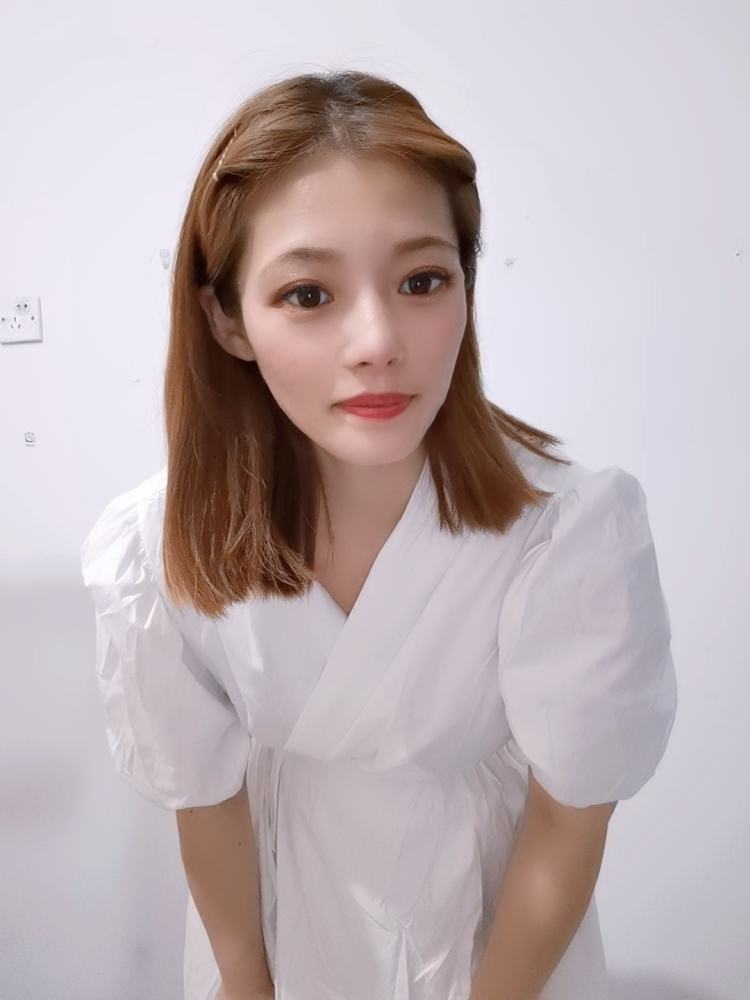 CEREMONY-山东省·济南市·天桥区-抖音/***/微博-喜欢拍到美美的图片，看到美好的事物，可以拍买家秀，可以p图，拍视频，风格多重：酷girl、甜美、温柔多重风格