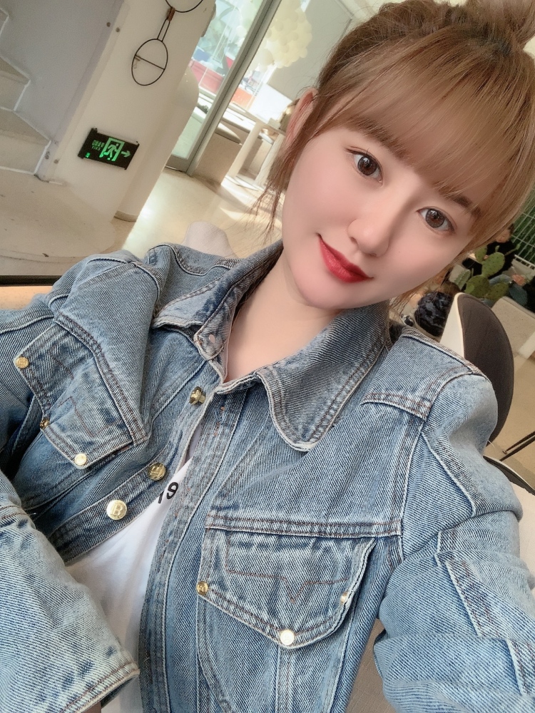 @大晴子-山东省·淄博市·张店区-抖音 快手  ***   微博-新人可接寄拍，送拍，服饰，饰品等等都可商议
会修图，拍照
身高：165
体重：110