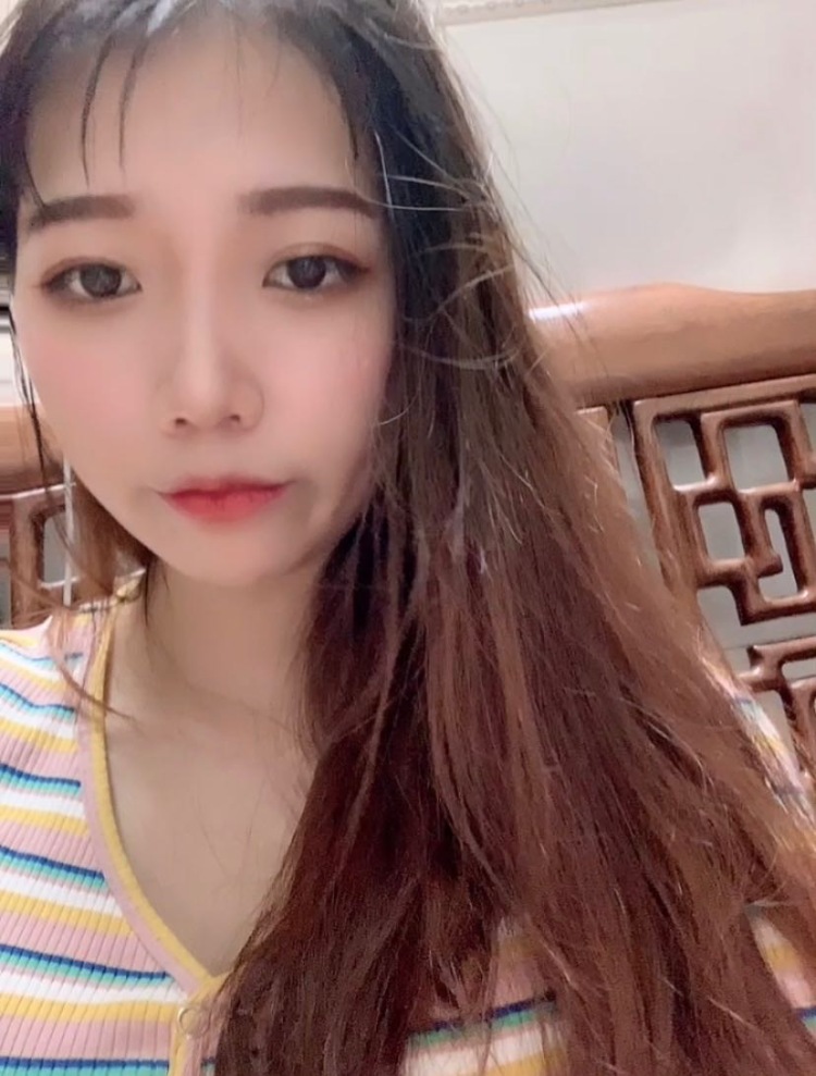 ღ娜美-广东省·汕头市·潮阳区-抖音 快手-全职，服装买家秀，寄拍模特，质量优，价格都好商量，用心对待每一单，望长期合作
身高164 体重47kg 随时接单
擅长拍照P图 最擅长的是温柔甜美穿搭