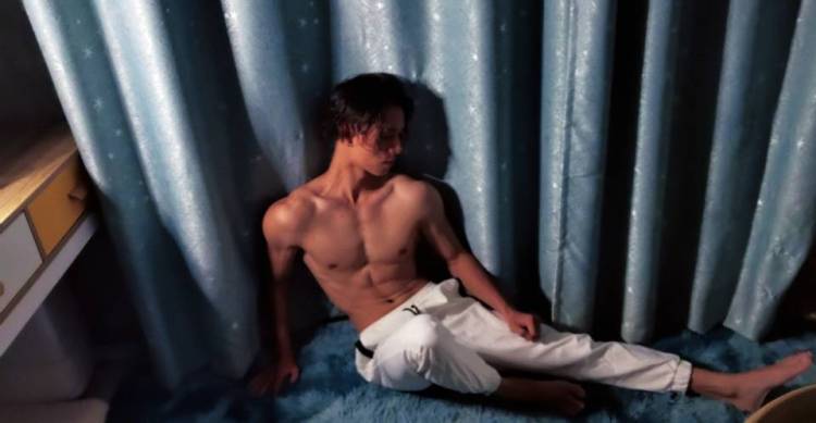 Owen-广西壮族自治区·南宁市·西乡塘区-抖音微博***-健身教练,男,身高173,体重60公斤,胸围97腰围70臀围87,接潮牌,运动装,港风,复古,日系,汉服等类型的寄拍,其他风格也可以尝试,会修图出图快,也接平面模特