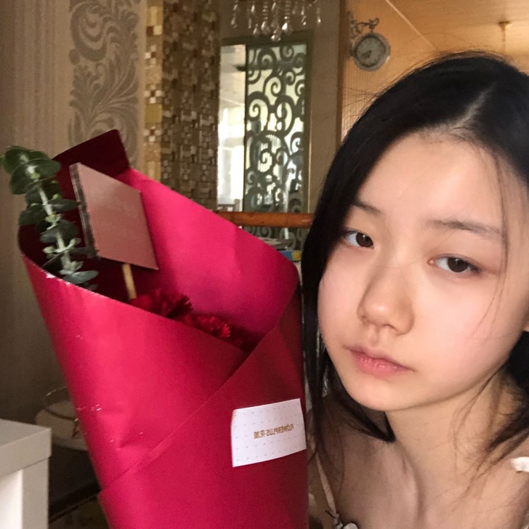 Mi Manchi-山西省·运城市·平陆县-快手-用的苹果11还有个8p 会p图 想接点寄拍买家秀玩而已 放假在家没事做 可以长期合作