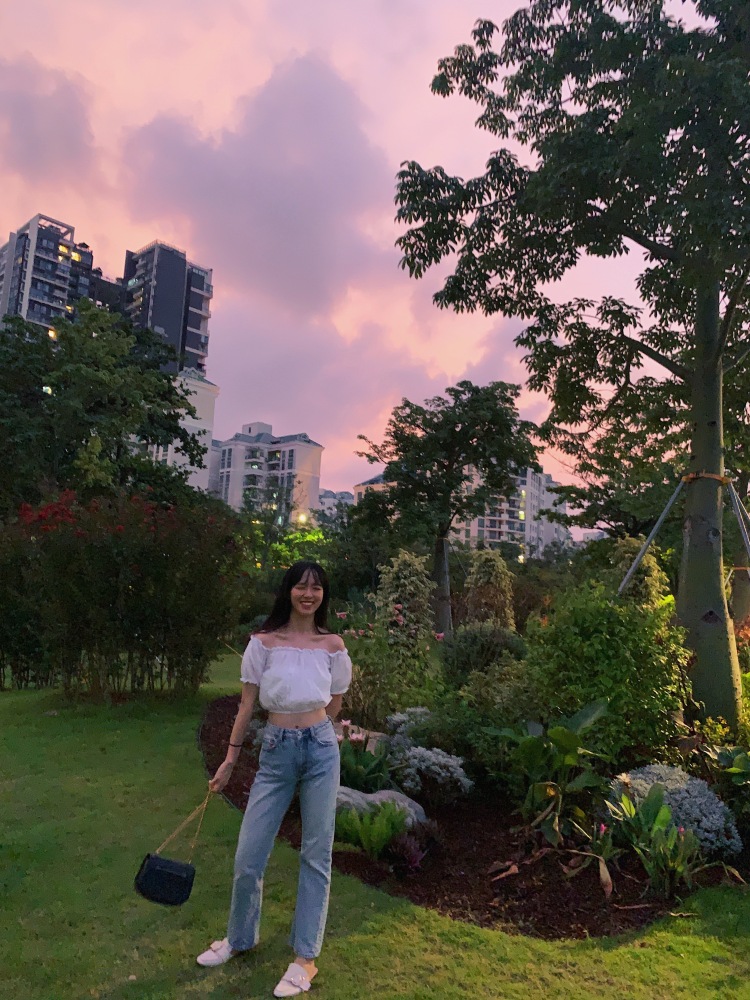 🔵-广东省·深圳市·龙岗区--接衣服买家秀,种草笔记推广。会拍照会p图出图快,在***有几百粉丝,希望大家互助互赢,金主爸爸请看我~!
