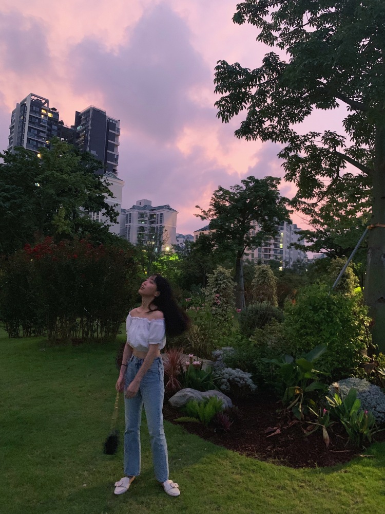 🔵-广东省·深圳市·龙岗区--接衣服买家秀，种草笔记推广。会拍照会p图出图快，在***有几百粉丝，希望大家互助互赢，金主爸爸请看我～！
