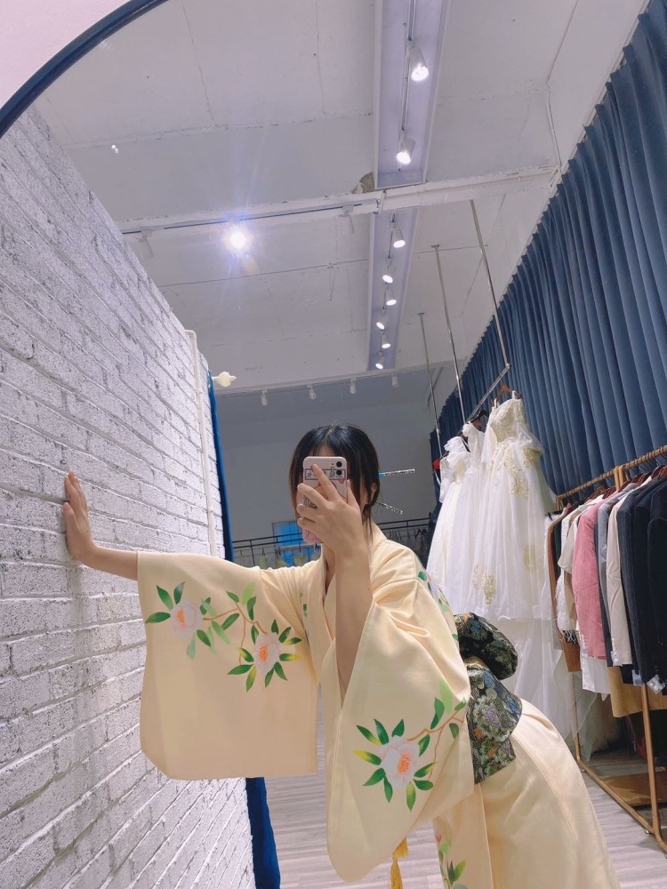 Nefelibata.-云南省·曲靖市·麒麟区--大家好!我是安霓
新人 喜欢拍照 可接寄拍 买家秀
身高:160cm
体重:50kg