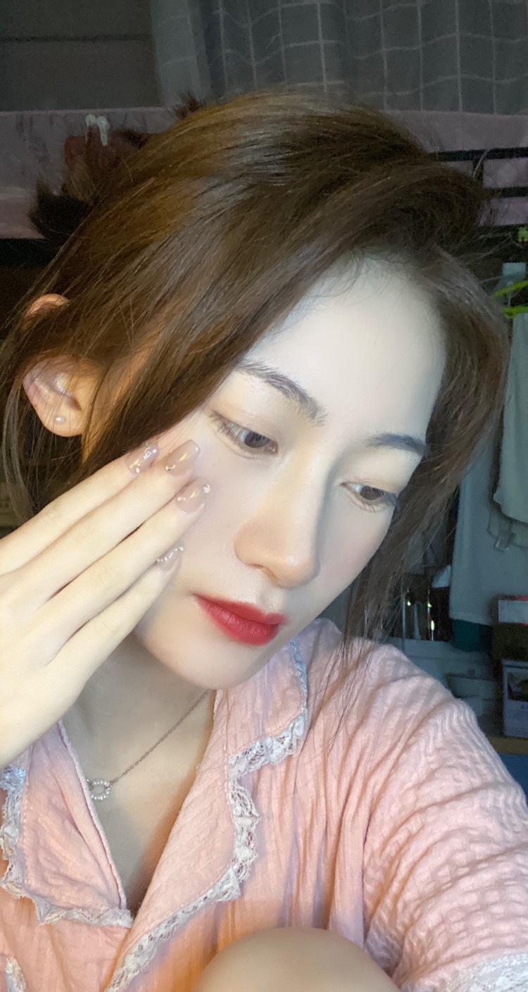 小鱼-安徽省·合肥市·蜀山区--身高164体重88 之前有做过服装模特 各位老板有意向可以联系我