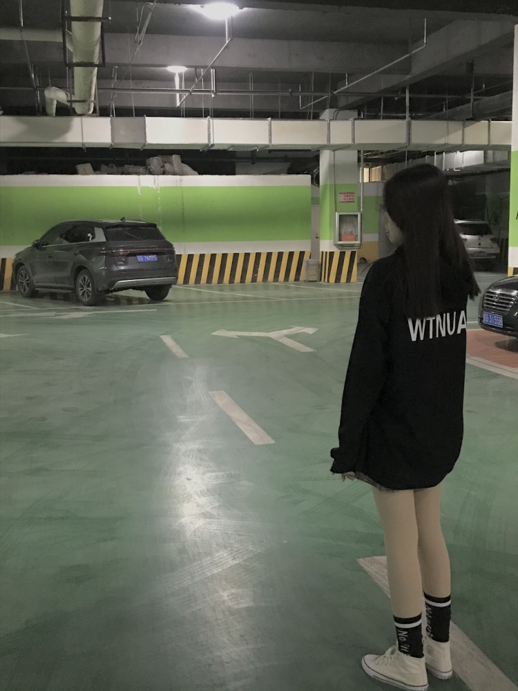 .嘻嘻园儿-辽宁省·锦州市·凌海市-快手-大家好！我是一名学舞蹈💃🏻 专业的学生  会在各种平台推荐种草笔记 开箱视频 也可以寄拍衣服等等 喜欢拍照 喜欢尝试风格 穿搭分享 热爱拍照📸
