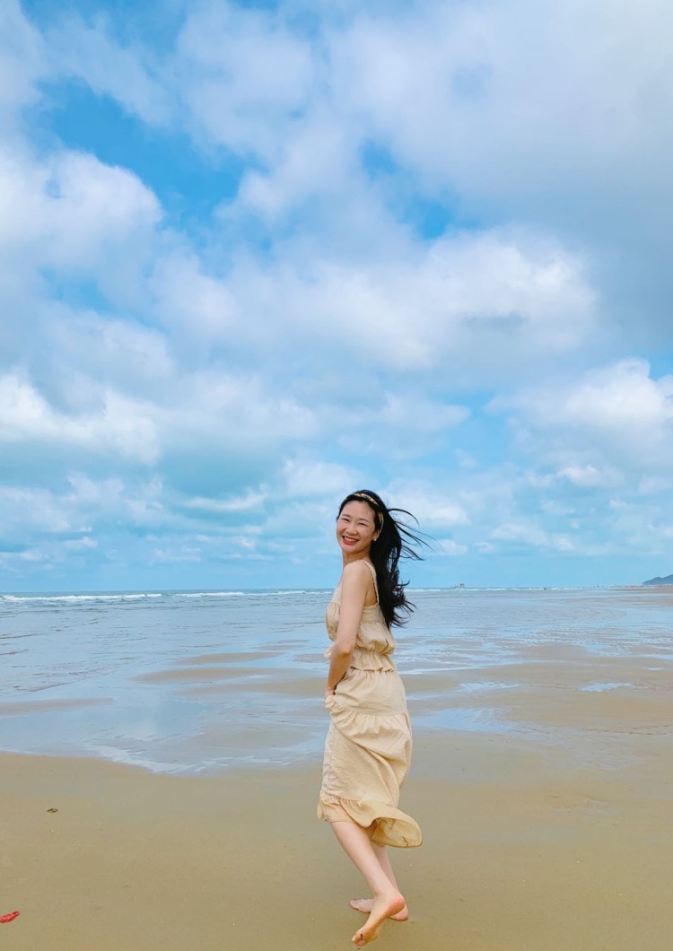 参见母后，祝母后万福金安-广西壮族自治区·南宁市·兴宁区-抖音，微博-拍照，化妆，修图，视频剪辑，各种风格，可接寄拍，买家秀，送拍，爱好唱歌，性格开朗活泼，自由职业