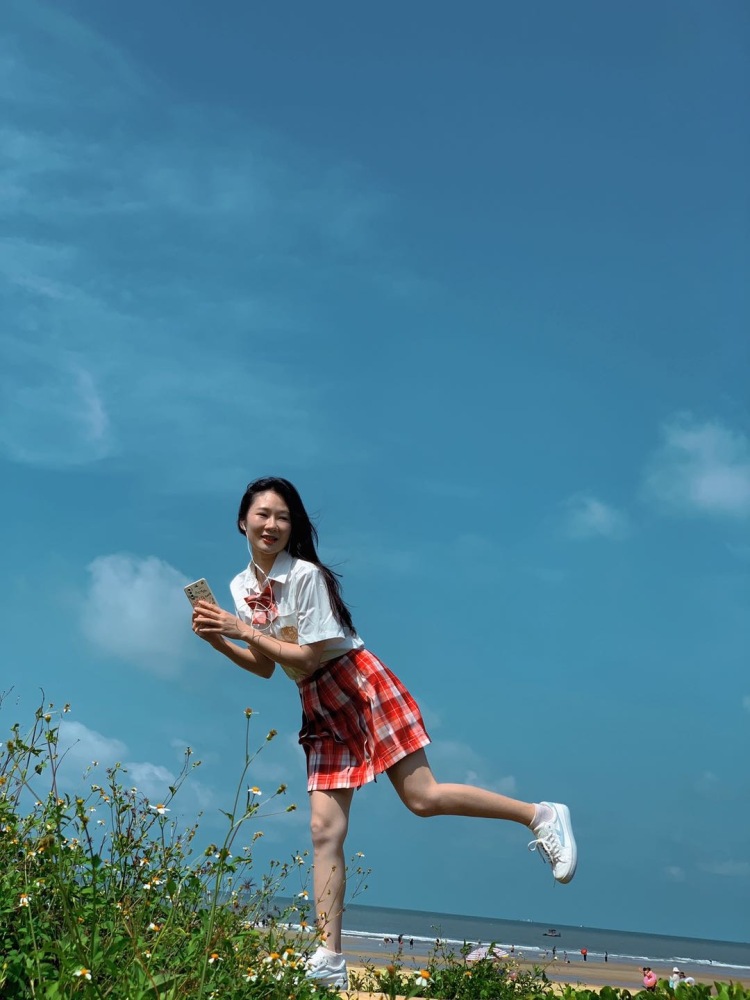 参见母后,祝母后万福金安-广西壮族自治区·南宁市·兴宁区-抖音,微博-拍照,化妆,修图,视频剪辑,各种风格,可接寄拍,买家秀,送拍,爱好唱歌,性格开朗活泼,自由职业