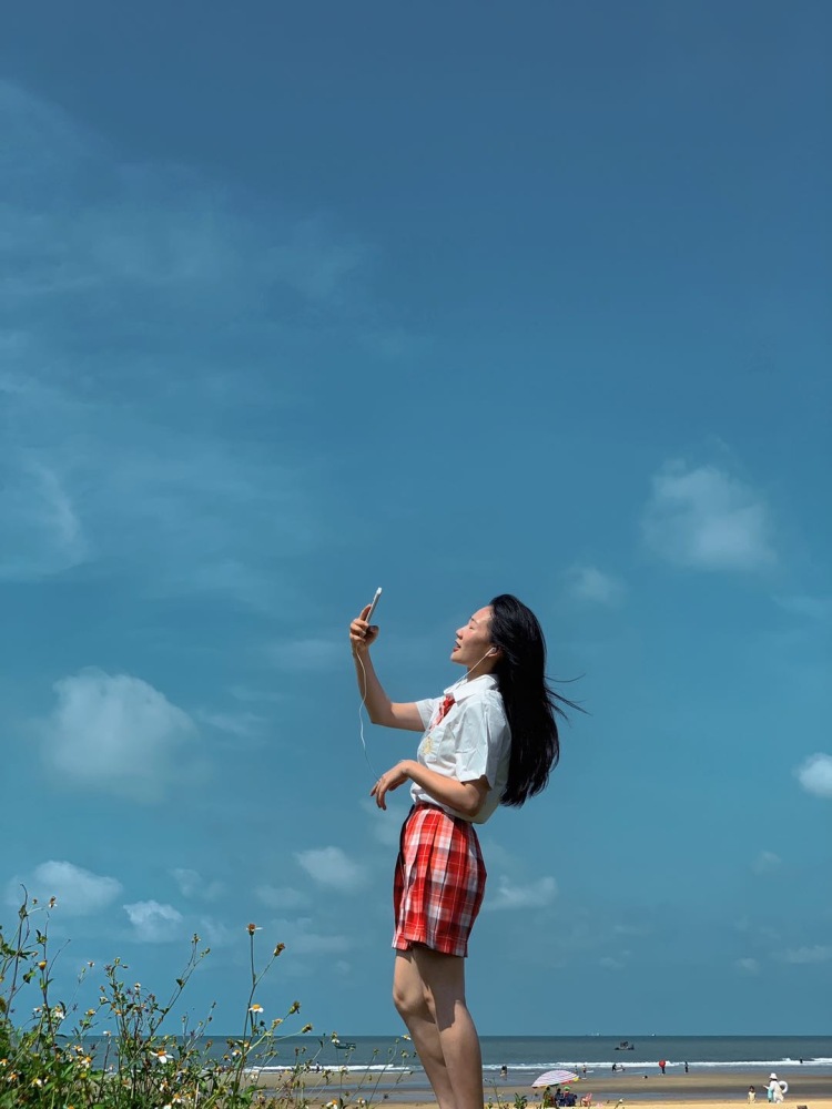 参见母后,祝母后万福金安-广西壮族自治区·南宁市·兴宁区-抖音,微博-拍照,化妆,修图,视频剪辑,各种风格,可接寄拍,买家秀,送拍,爱好唱歌,性格开朗活泼,自由职业