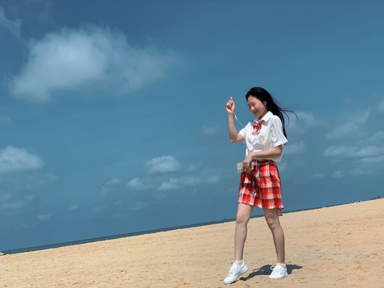 参见母后,祝母后万福金安-广西壮族自治区·南宁市·兴宁区-抖音,微博-拍照,化妆,修图,视频剪辑,各种风格,可接寄拍,买家秀,送拍,爱好唱歌,性格开朗活泼,自由职业