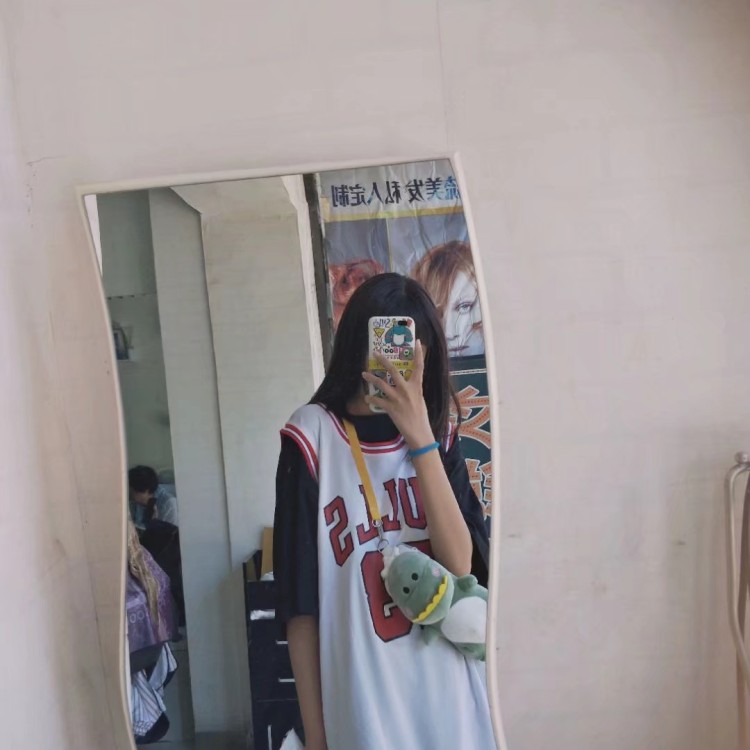 .嘻嘻园儿-辽宁省·锦州市·凌海市-快手-本人
170CM
90斤
要想接一些网拍,衣服,首饰,鞋袜都可以的