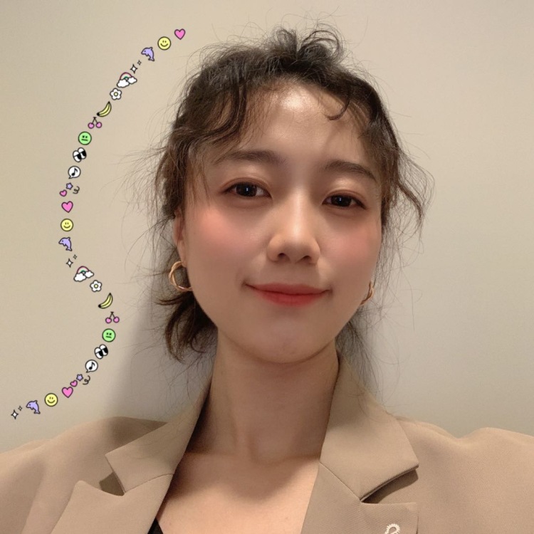 小林-辽宁省·大连市·中山区-抖音，***，微博-新人 可接寄拍网拍送拍 服饰类美妆类饰品类 会拍照会修图P图  有需要的老板可以找我 
身高：159cm
体重：43kg