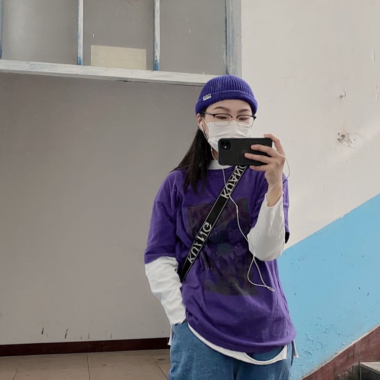 空-山东省·青岛市·李沧区-***-风格多样，拍照技术还可以，回使用软件修图，淘气值偏高1000➕，平时文案内容介绍丰富生动。有合适的可以联系我