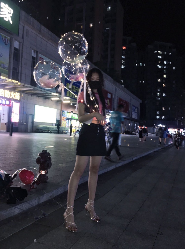 xi-广东省·广州市·从化区--可接寄拍类服装、首饰、美妆，身高163，体重46kg，三围78/58/85，风格多样