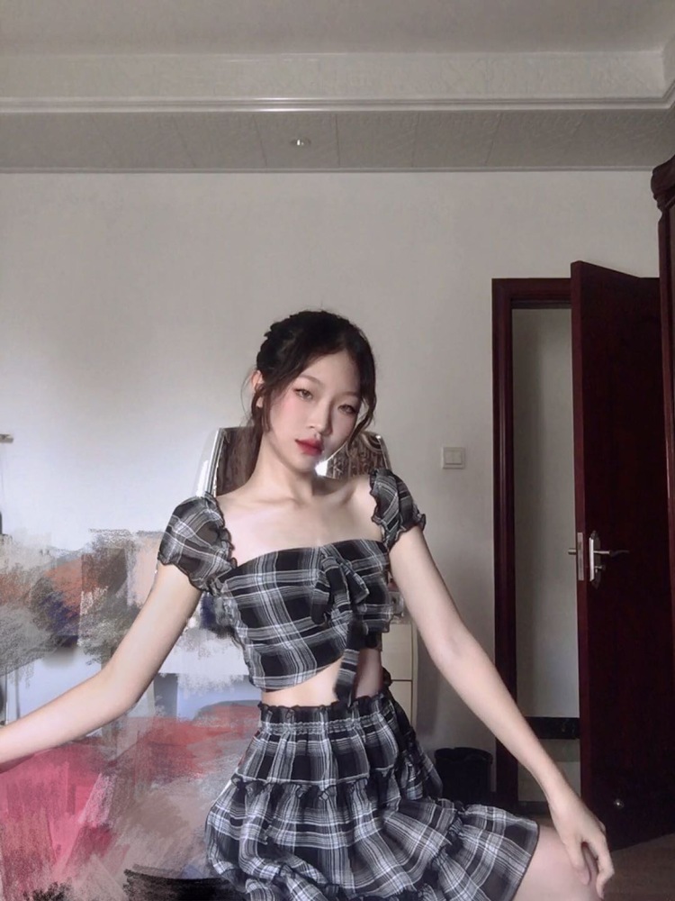 xi-广东省·广州市·从化区--可接寄拍类服装、首饰、美妆，身高163，体重46kg，三围78/58/85，风格多样