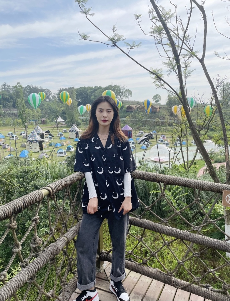 DouD-四川省·眉山市·东坡区--新人 可接服饰类美妆类 有需要的老板可以找我 
年龄：21
身高：165CM
体重：105
坐标：四川省
