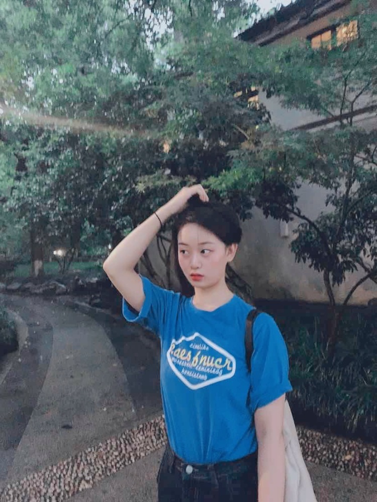 古古很pang-河南省·郑州市·二七区-微博|朋友圈|知乎|***-买家秀,种草🌱,探店🍧
自行负责专业后期,风格参照:纯欲风|韩风|休闲穿搭