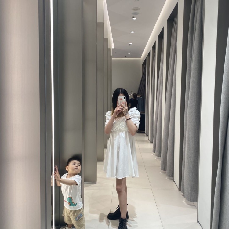 肥宅小婧-江苏省·南通市·崇川区-抖音快手***微博-大家好！我是肥宅小婧 
我接寄拍、买家秀、送拍
蹲靠谱商家，希望我们都是彼此寻找所需要的人
身高：160CM
体重：45KG