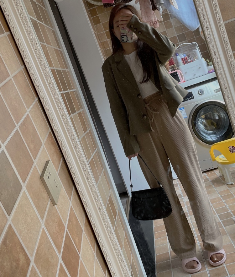 芒果酱-陕西省·西安市·未央区--🉑️接寄拍网拍，费用协商，服饰美妆饰品包包皆可
本人158. 49kg