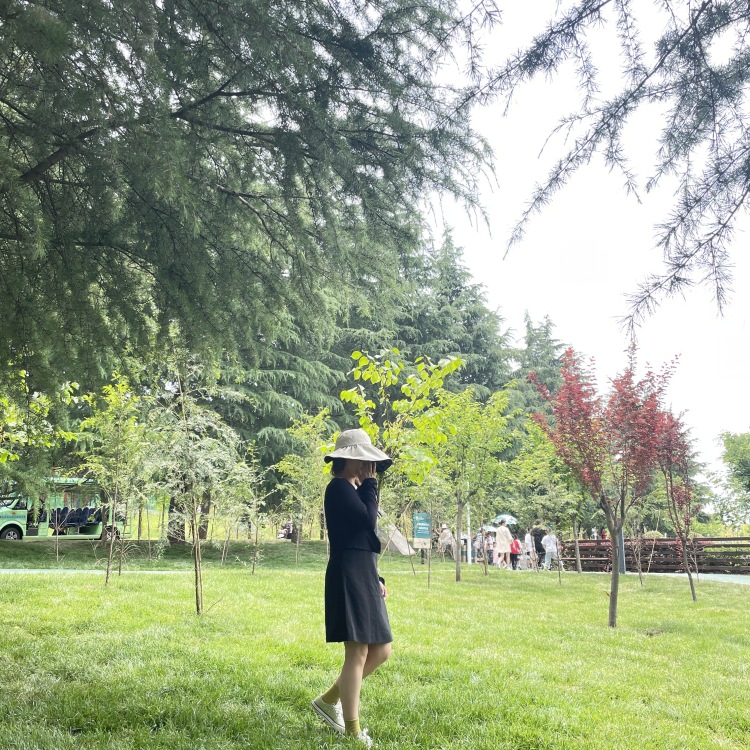 芒果酱-陕西省·西安市·未央区--🉑️接寄拍网拍，费用协商，服饰美妆饰品包包皆可
本人158. 49kg