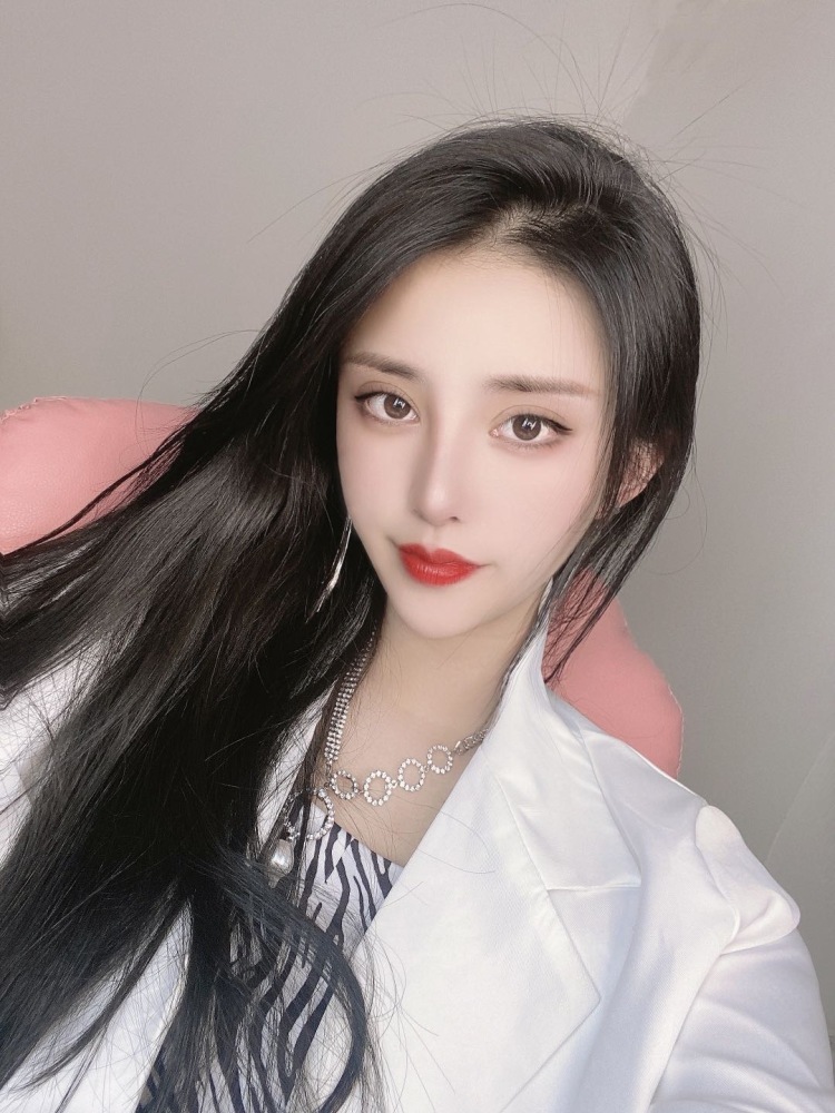 温怡🔅-四川省·成都市·锦江区-抖音 快手-我注册了一家微店 想帮助店家卖货（非直播）挂在我的店上 我赚中间商差价，包包 化妆品 装饰品之类……