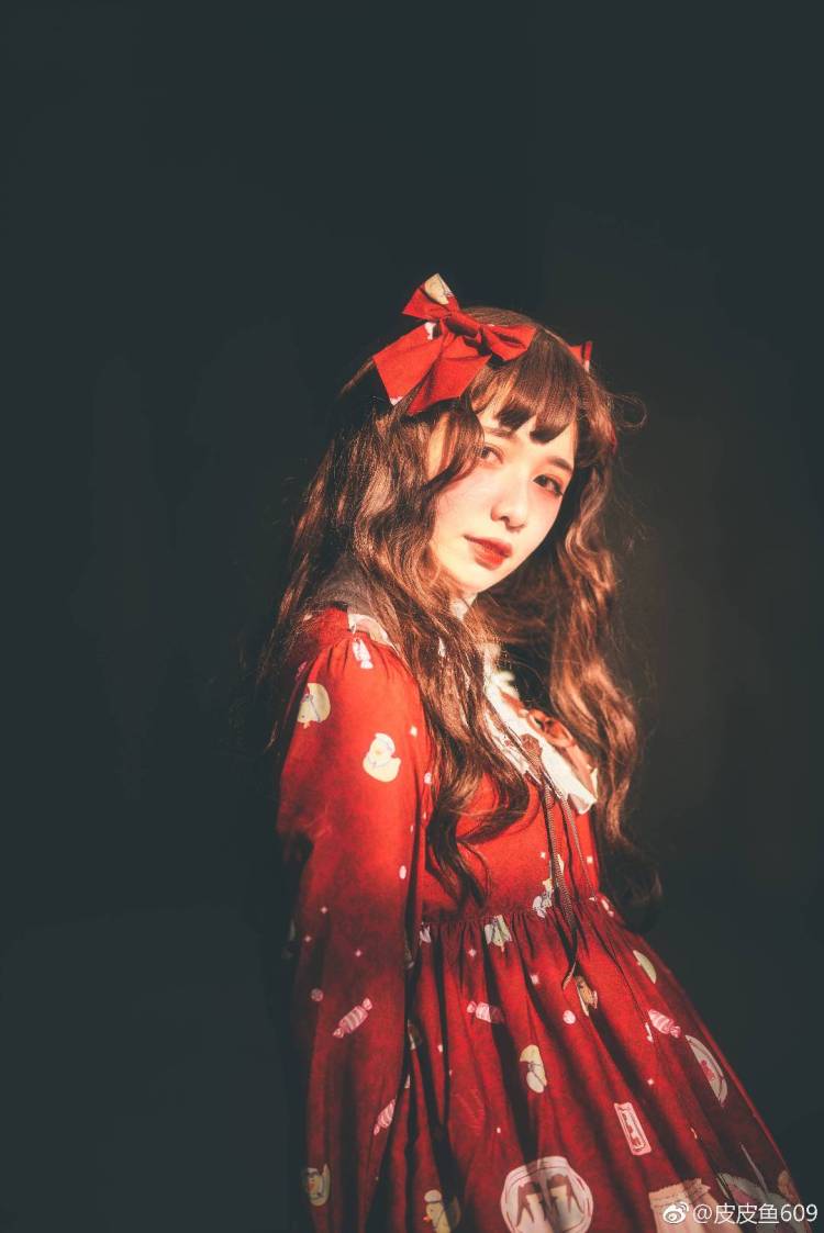 皮皮鱼-湖北省·武汉市·江汉区--擅长穿搭种草 jk lolita 日系风格的穿搭,瞳拍,同城可平面模特兼职,出图快,质量高
