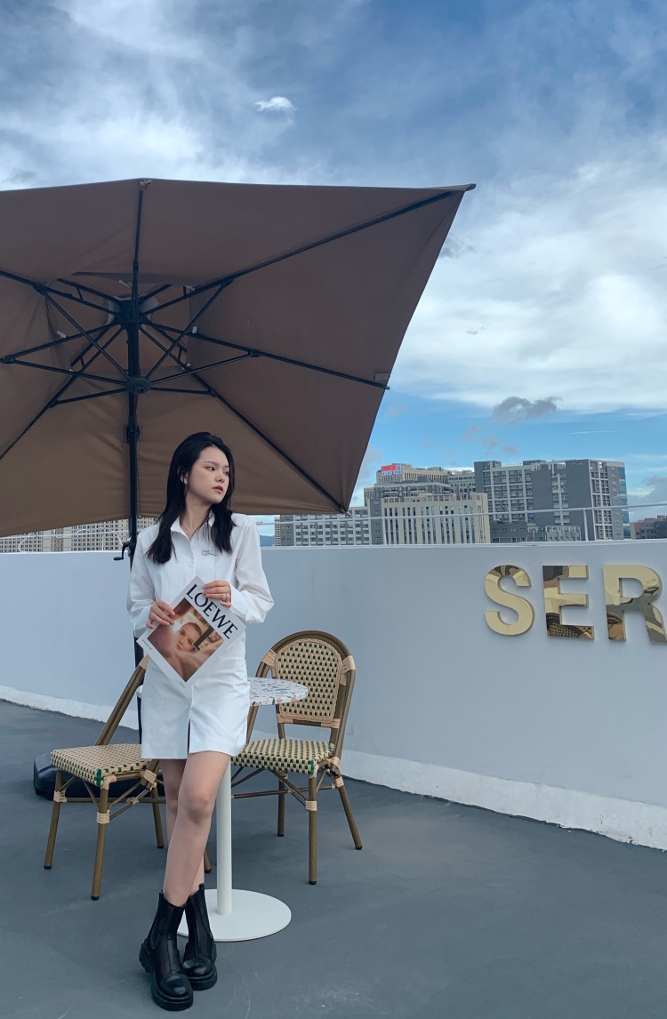 LING-广东省·深圳市·龙岗区--擅长拍照展示衣服的美感,有自己风格多样化,诚意接单,用心对待每一次合作。