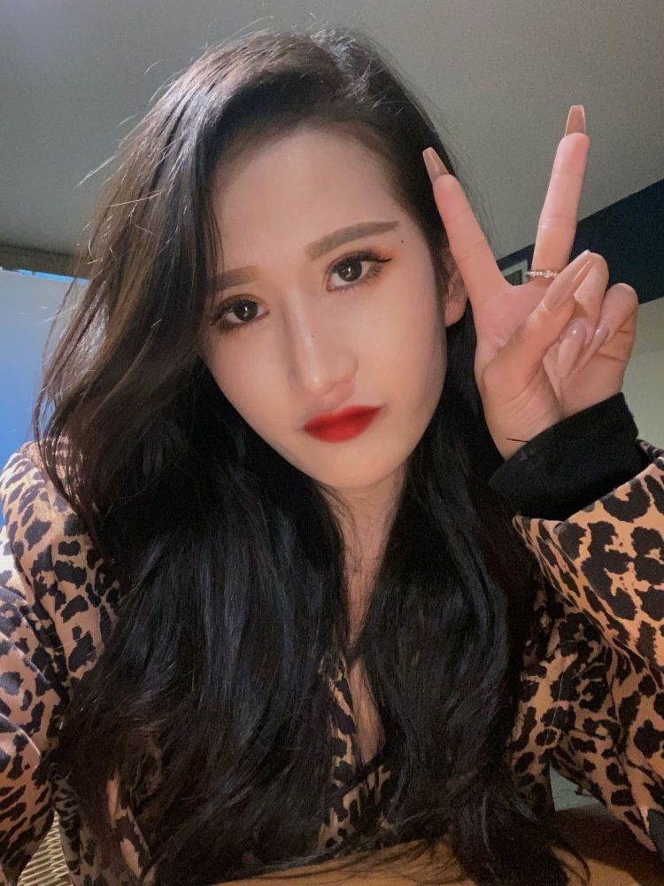 诗涵不爱笑😋-广西壮族自治区·柳州市·柳南区-抖音快手-在线接单，买家秀，帽子耳环鞋子服装 寄拍 工作联系我 身高158体重45
时间自由