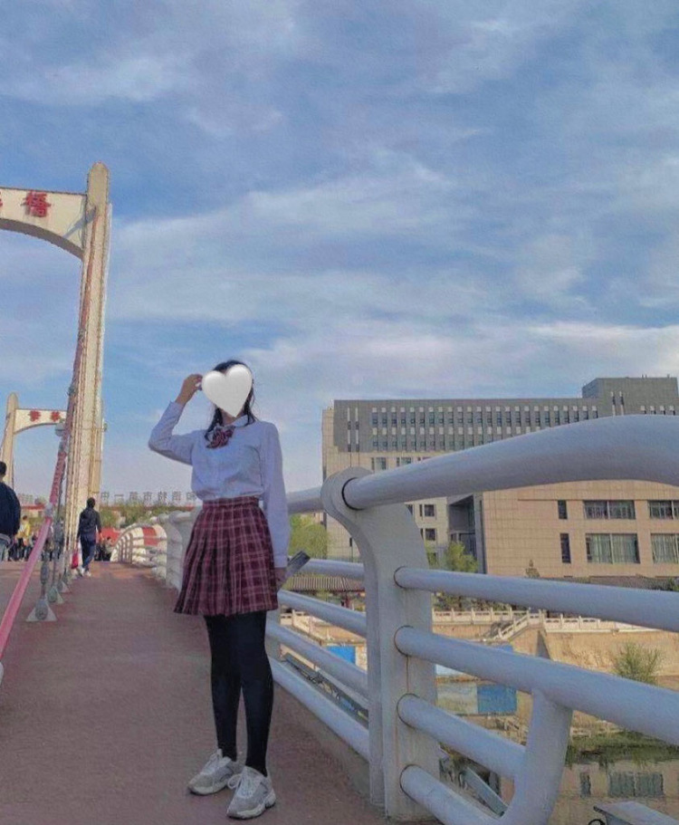 Q.ℑ-内蒙古自治区·呼和浩特市·赛罕区-***抖音快手-舞蹈生，长相可爱清纯，有校园感，出图快，接受重拍，可拍室外
最好是服装类，送拍寄拍的可，不接尺度大的