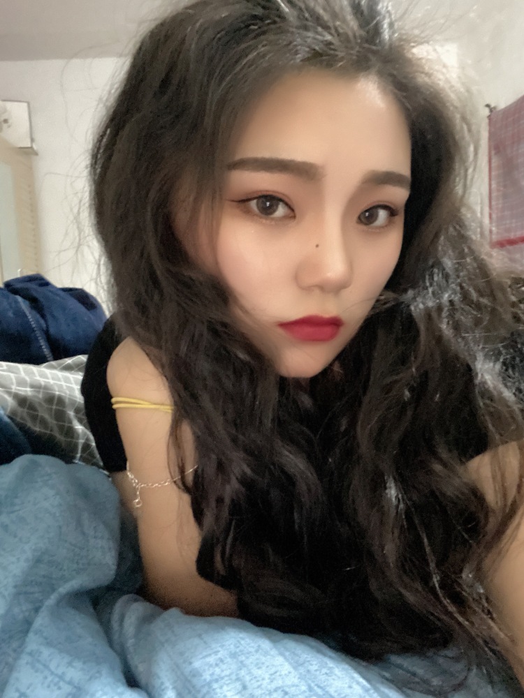 @-河南省·安阳市·滑县-快手-大家好!我是买家秀寄拍模特小茹~
这是我的第一个网红湾通告,感谢网红湾给我的机会~
163cm
60kg
喜欢化妆,拍照
美妆,小饰品,衣服买家秀寄拍都可以
有意者可长期合作,多多关照 谢谢~