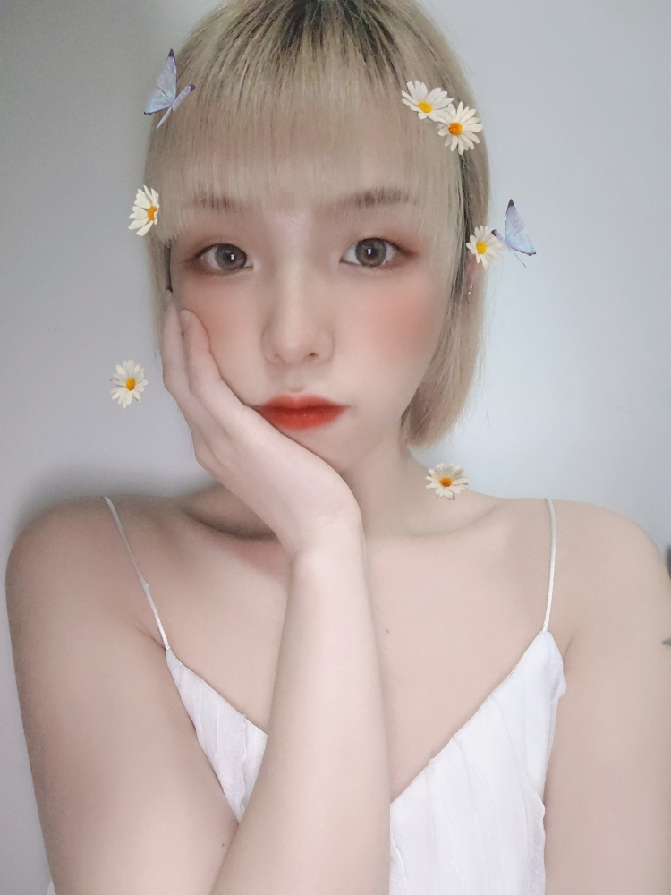 wOmAn丶-湖南省·郴州市·北湖区--本人身高158 体重88 职业是舞蹈教练 身形比较好
平时喜欢拍照 会p图 
风格比较多变 所以都可以驾驭
想接寄拍 衣服首饰鞋子等等都可以