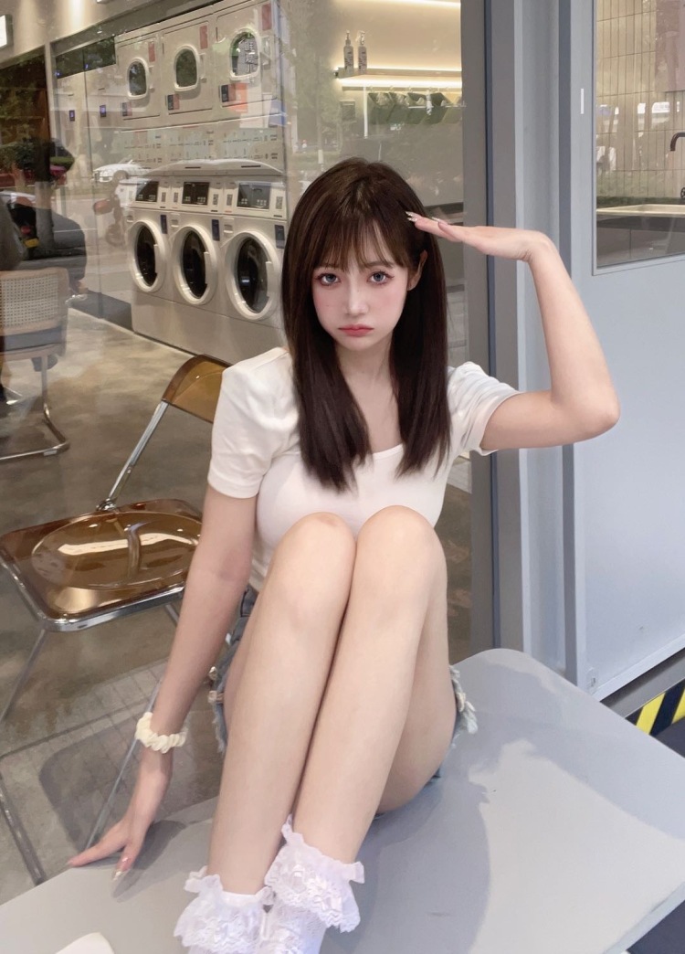 VC-湖南省·长沙市·开福区--会摄影📷，p图，时间自由
接寄拍
身高：158
体重：44kg