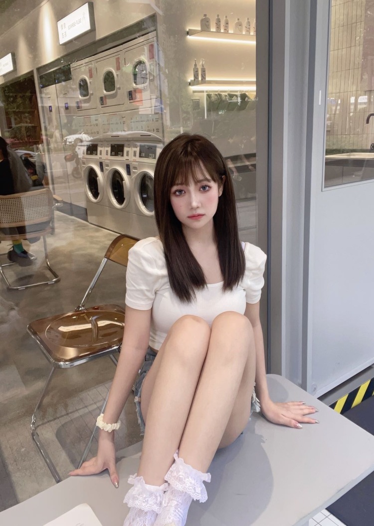 VC-湖南省·长沙市·开福区--会摄影📷，p图，时间自由
接寄拍
身高：158
体重：44kg