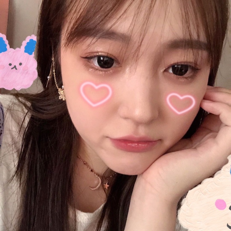 女孩👧-河北省·邢台市·襄都区-抖音***-可以接任何买家秀衣服饰品鞋子还有变白产品，本人白皮，擅长拍照，也可以拆盒测评，等等