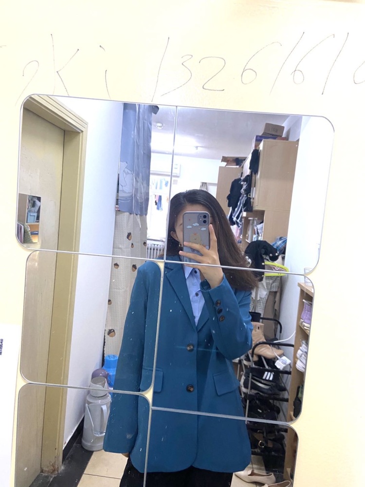 大能猫-北京市·北京市·海淀区-抖音 微博 ***-985中文在读 ，文案输出质量很高，合作很认真很认真很认真！（人不丑，个人觉得挺可爱的）💕期待长期合作！
👩‍💻身高168 体重52kg 
拍照p图 视频剪辑样样在行
审美在线
美妆领域很了解，自己对