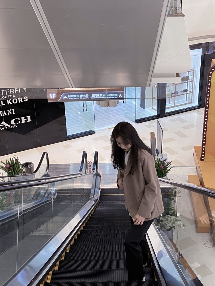 L悠悠同学.-江西省·上饶市·铅山县-抖音 *** 快手-会拍照 会p图 会化妆
身高168 体重90
接寄拍 买家秀 详情页
衣服包包鞋子饰品都ok