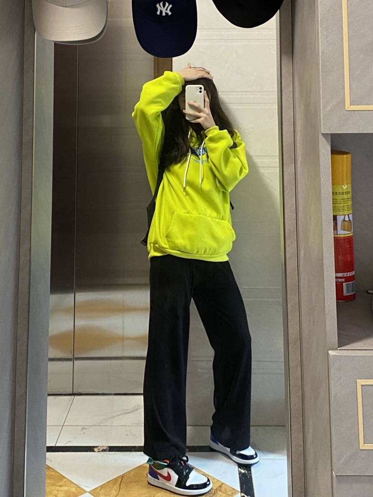 L悠悠同学.-江西省·上饶市·铅山县-抖音 *** 快手-会拍照 会p图 会化妆
身高168 体重90
接寄拍 买家秀 详情页
衣服包包鞋子饰品都ok
