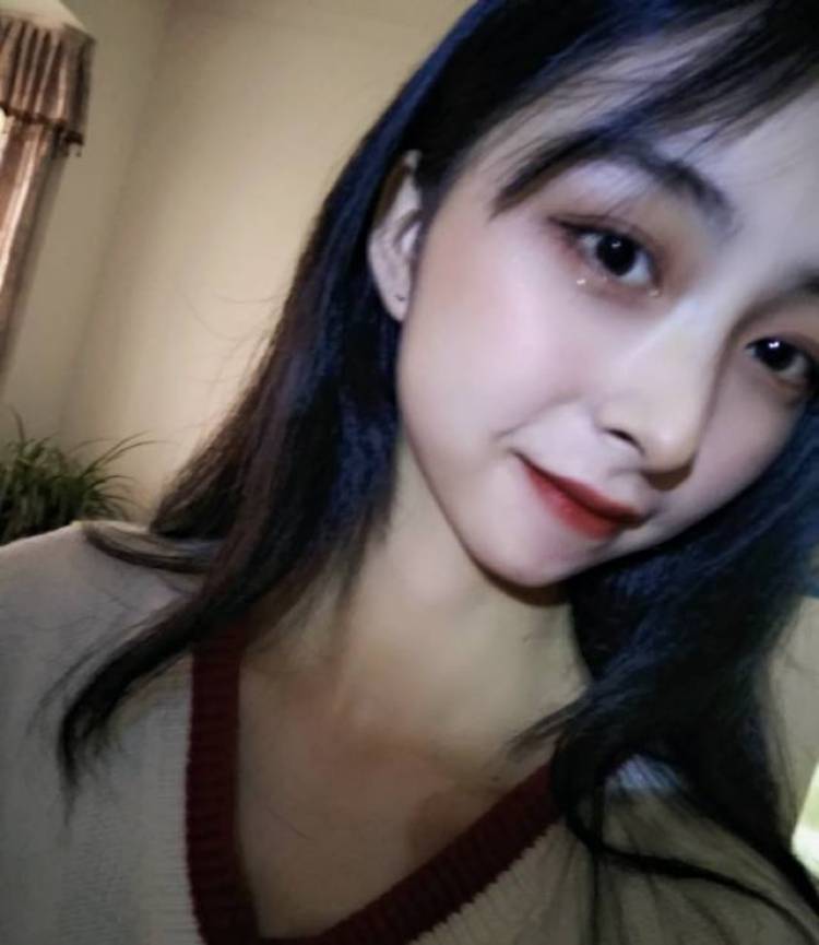 Mary-湖北省·荆门市·掇刀区-***,快手-一名即将上大学的毕业高中生,爱好舞蹈,想接寄拍,拍买家秀,会拍照p图等