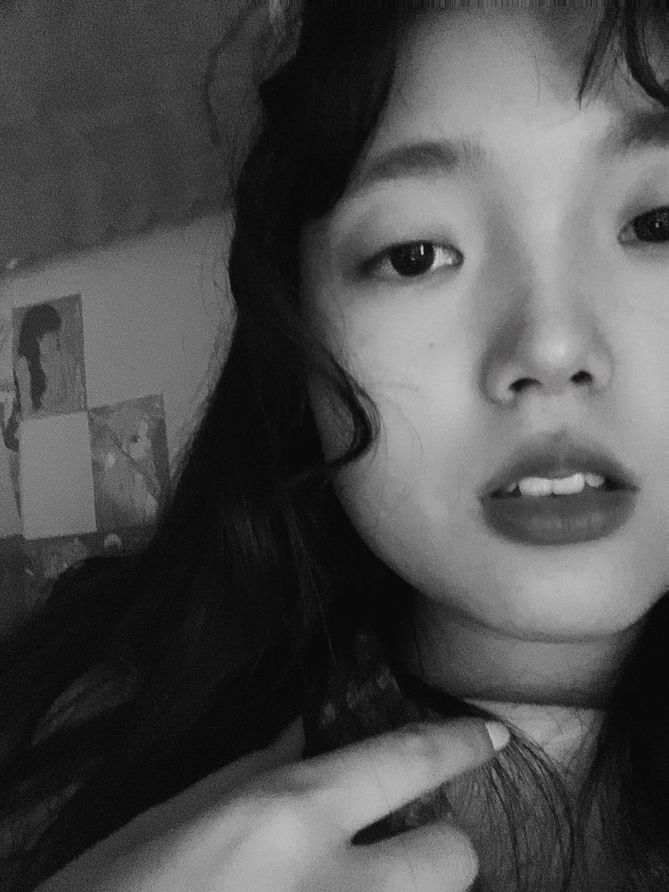 loeybaekkk-安徽省·合肥市·瑶海区--19岁学生,女,身高172体重112。是学校模特部的,手好看、锁骨好看、腿长。特长古筝。想接一些寄拍。
