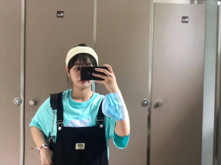 🌸-广东省·深圳市·盐田区--微胖 长相偏甜美 身高158  55kg 会p图 拍到商家满意为止