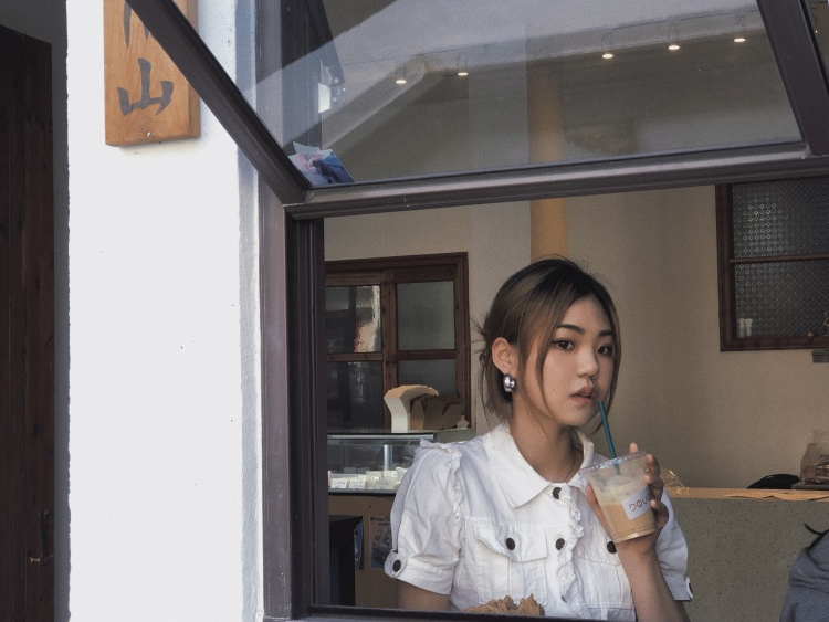 heebiejeebies-浙江省·杭州市·余杭区-抖音 微博 ***-可接买家秀 寄拍 探店 风格多变 会修图 其他都好商量~跳舞也会一点有需要也可